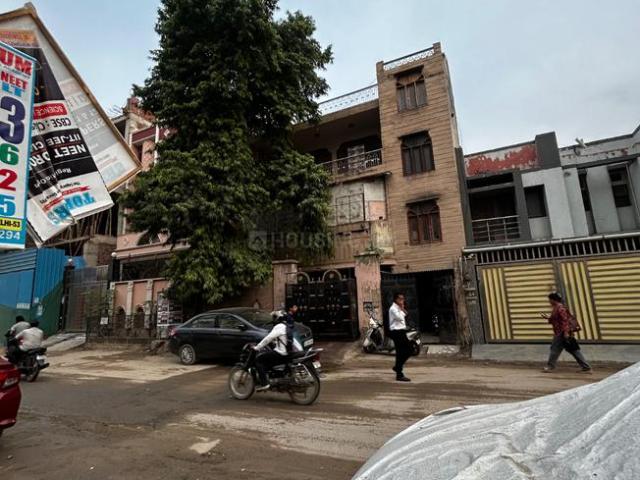 House for sale in North East Delhi, Deri