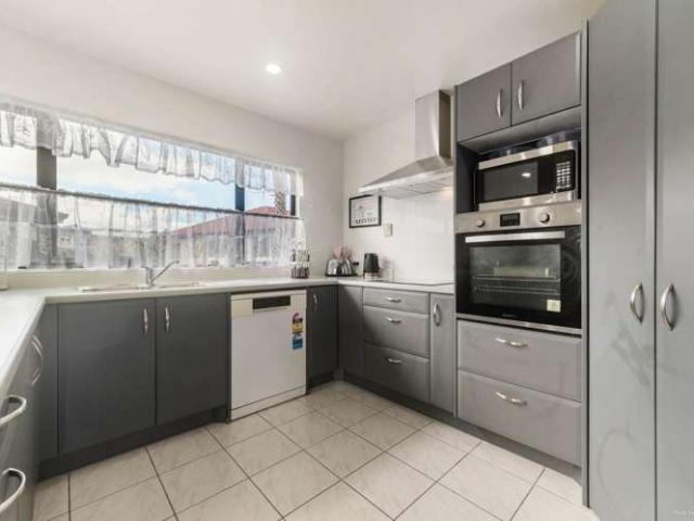 House for sale in Unsworth Heights, Upper Harbour