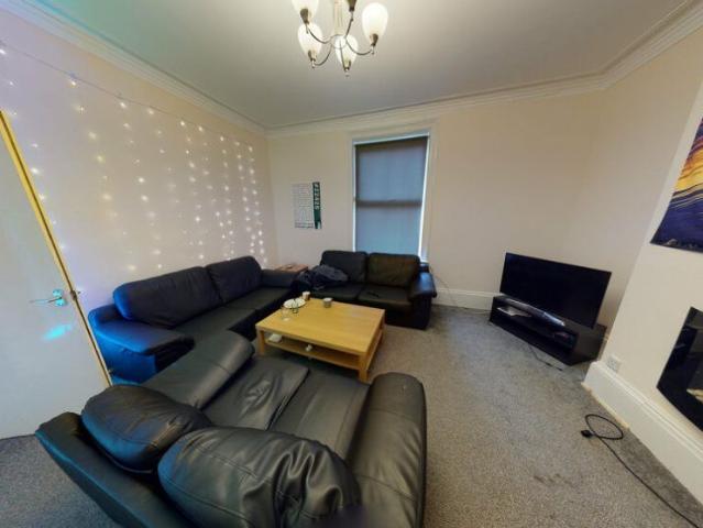 House for rent in Hyde Park, West Yorkshire