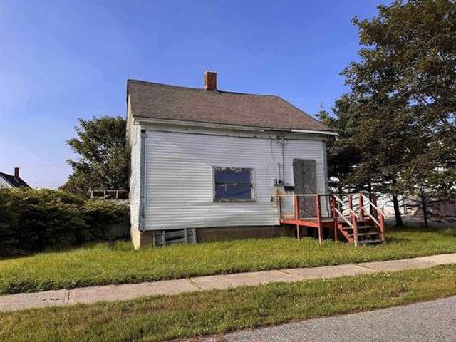 House for sale in Yarmouth, Nova Scotia