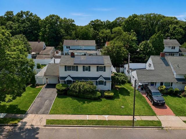 House for sale in Levittown Section 10, Hicksville