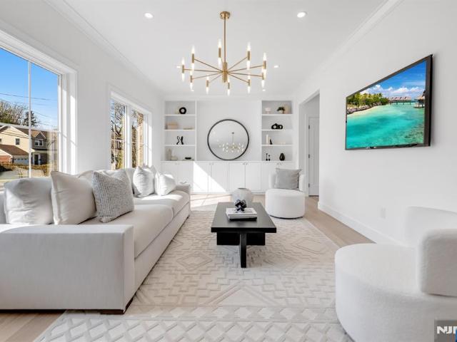 House for sale in Tenafly, New Jersey