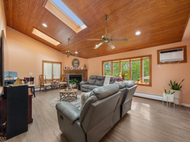 House for sale in Staten Island Junction, Cranford