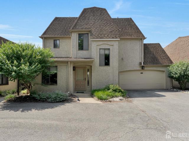 Townhouse for sale in Edison, New Jersey