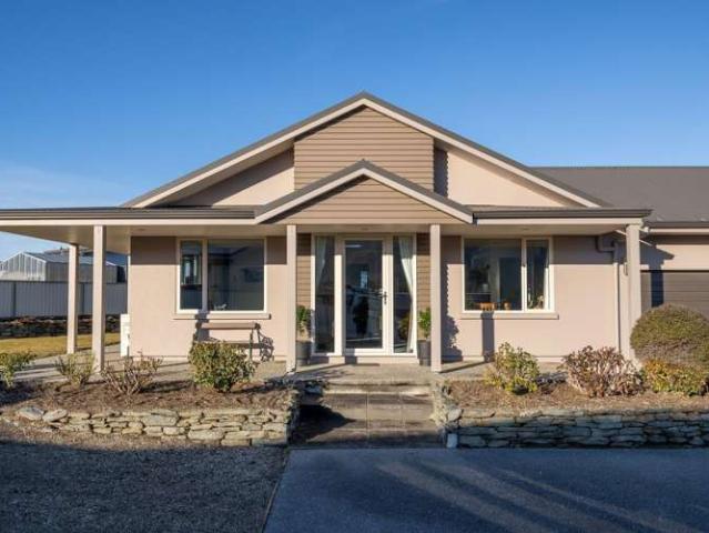 House for sale in Otakou