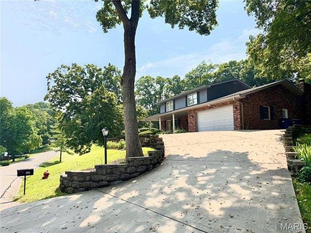 House for sale in Glen Carbon, Illinois