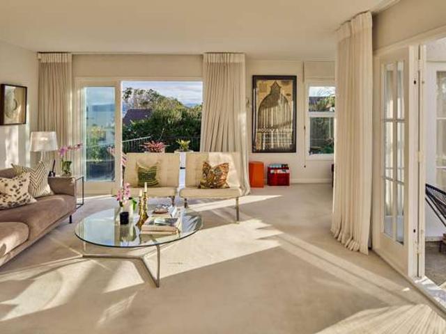 House for sale in Days Bay, Wellington