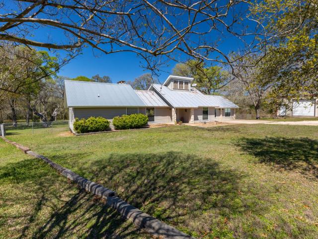 House for sale in Schulenburg, Texas