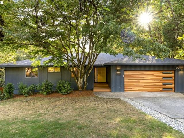 House for sale in Lake Oswego, Clackamas County