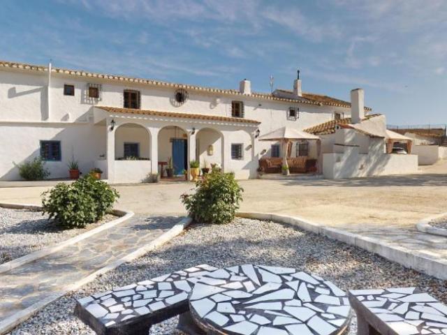 Local Comercial en venta en Comarca de Baza, Andalucía