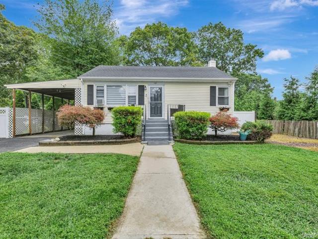 House for sale in Centereach, New York