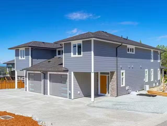 House for sale in Thorne, Quebec