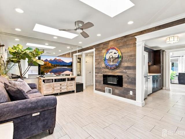 House for sale in Lincoln Park, Edison