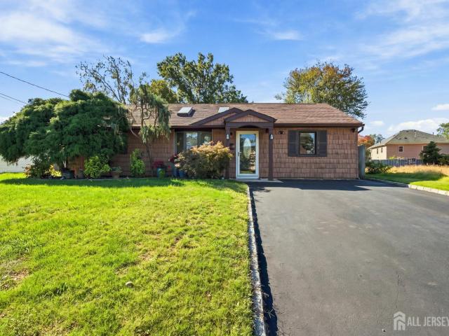 House for sale in Lincoln Park, Edison