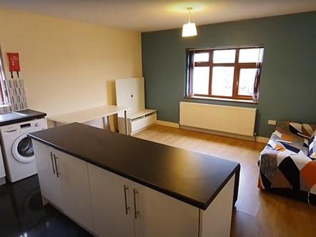 Apartment for rent in Ladybarn, Manchester