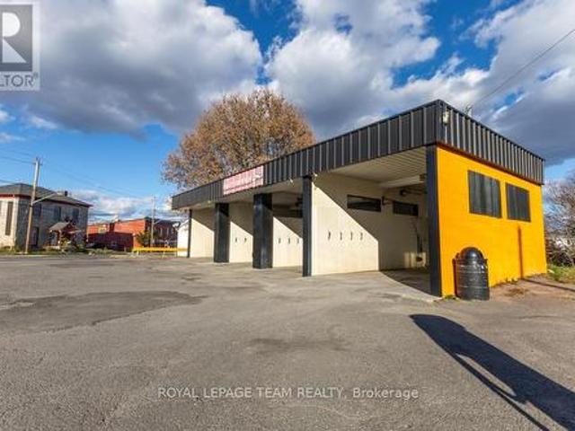 Commercial for sale in Renfrew, Ontario