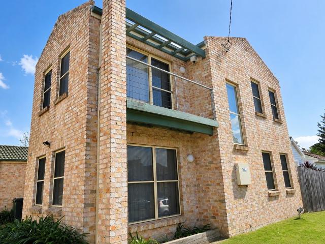 House for rent in Wollongong West, New South Wales