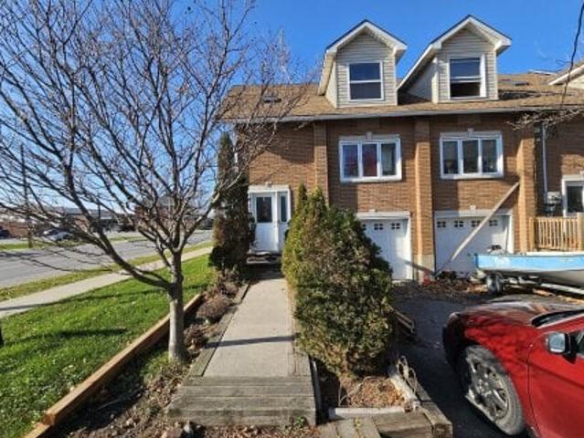 Duplex for sale in Niagara, Ontario