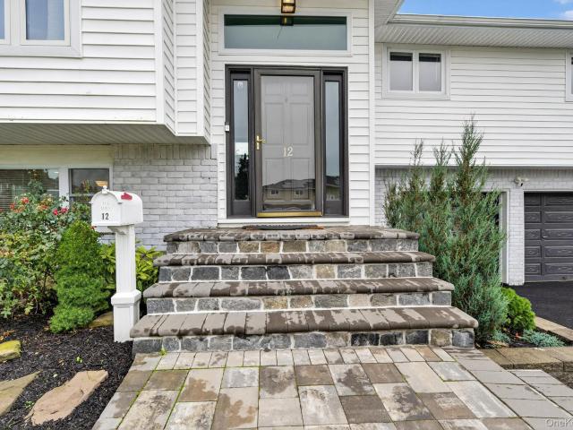 House for sale in Smithtown, New York