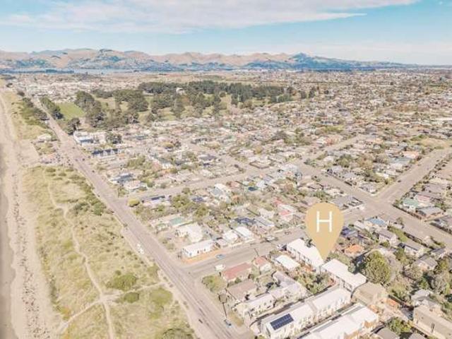 House for sale in Chaslands, Canterbury