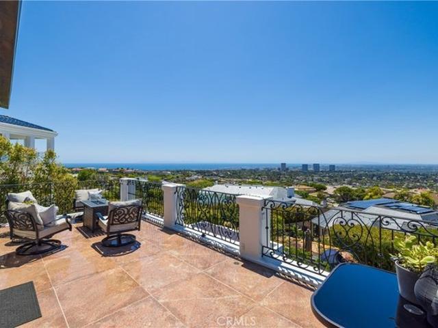 House for sale in Corona Del Mar, California