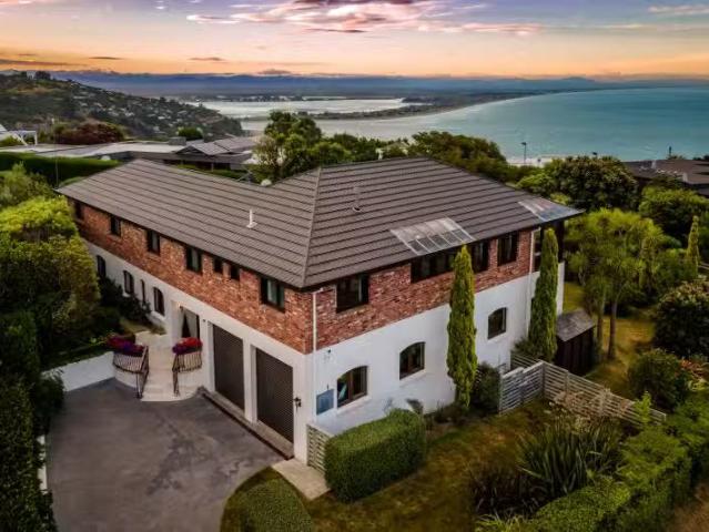 House for sale in Chaslands, Canterbury