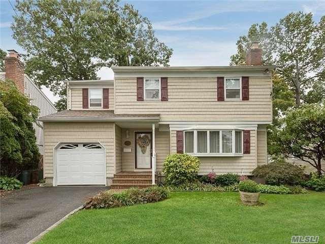 House for sale in Huntington, New York