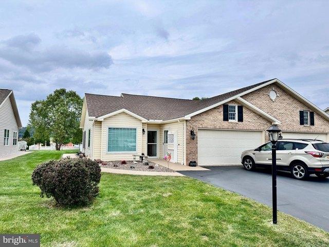 Townhouse for sale in Selinsgrove, Snyder County