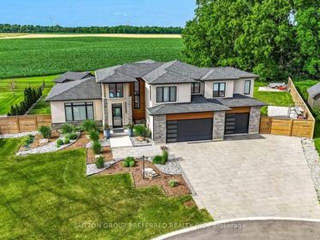 House for sale in Strathroy-caradoc, Ontario