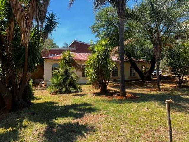 Farm for sale in Hartbeespoort Dam Nature Reserve, North West