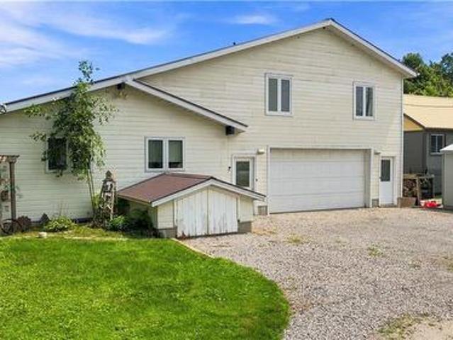 House for sale in Ontario
