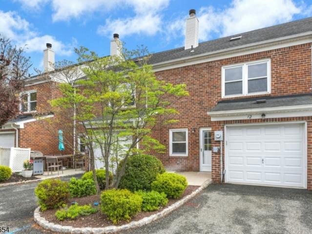 Townhouse for sale in Scotch Plains, New Jersey