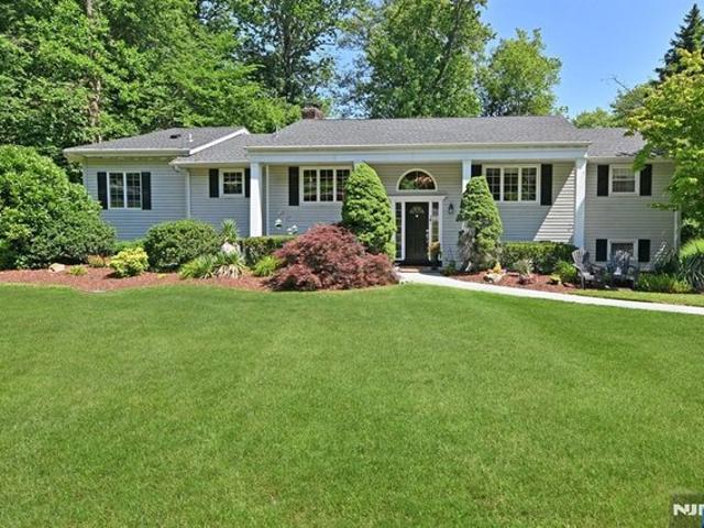 House for sale in Woodcliff Lake, New Jersey
