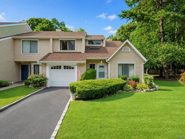 Condo for sale in Bohemia, Town of Islip