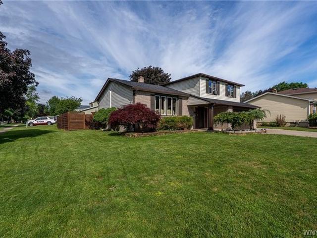 House for sale in Bowmansville, New York