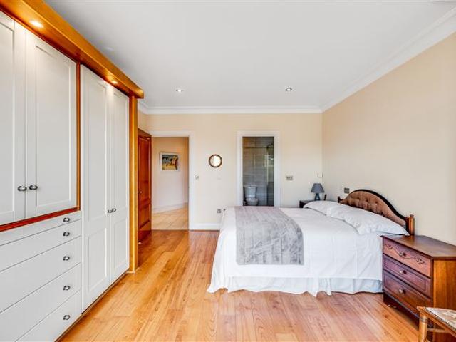 Apartment for sale in Howth, North Tipperary