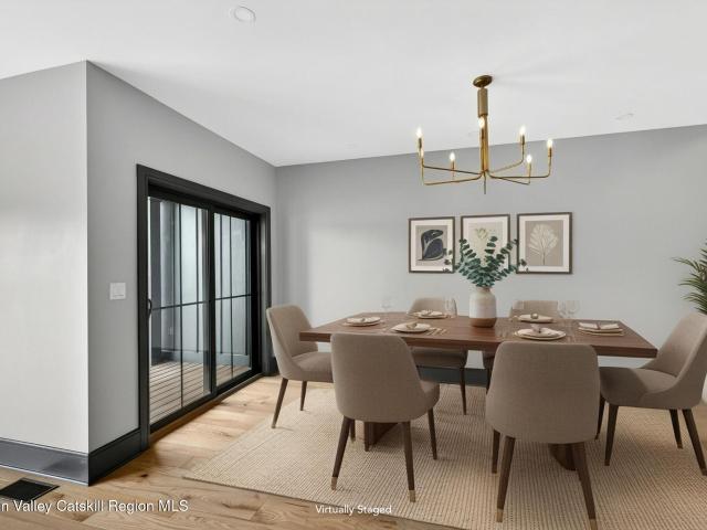 Townhouse for sale in Bloomington, New York