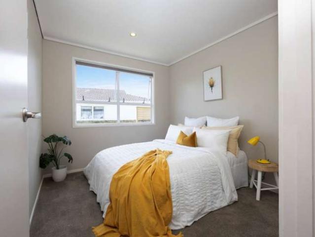 House for sale in Oratia