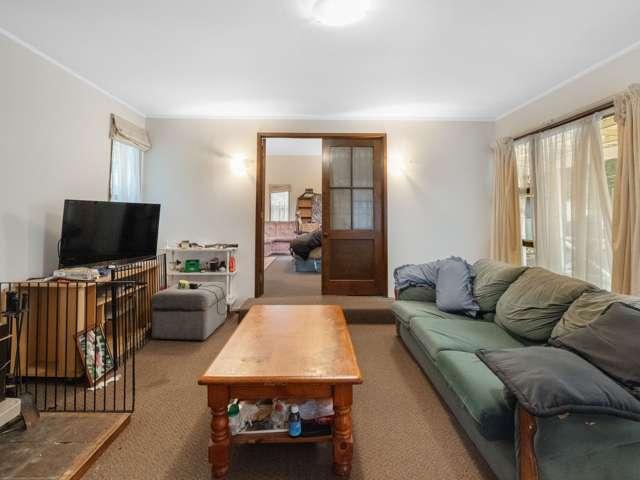House for sale in Oratia