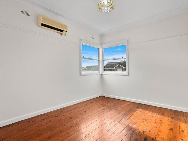 House for rent in Wollongong West, New South Wales