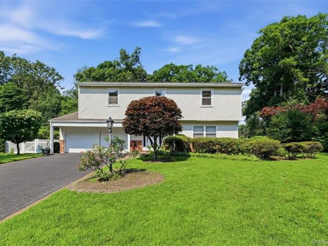 House for sale in Smithtown, New York