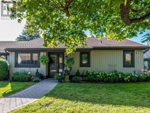 Townhouse for sale in Amberwood Village, Ottawa
