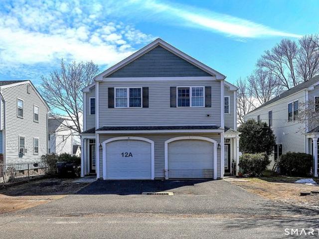 Townhouse for sale in Woodbridge, Connecticut