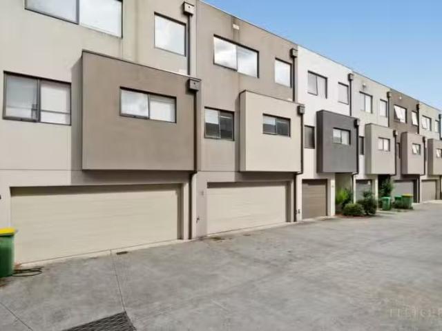 House for rent in Mooroolbark, Melbourne