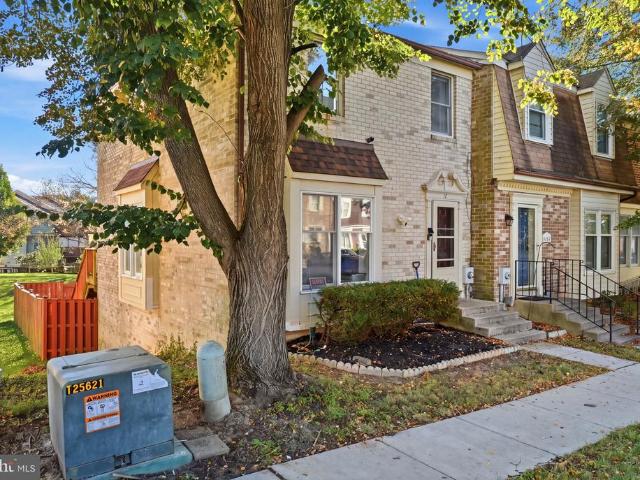 Townhouse for sale in Hawthorn Square, Frederick
