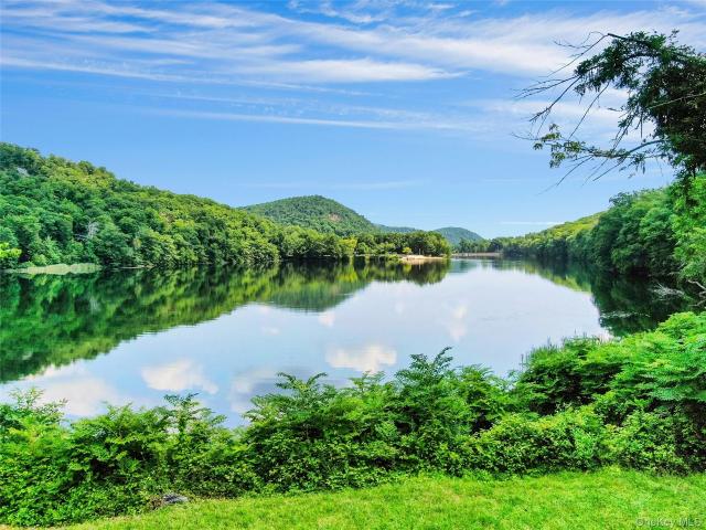 House for sale in Southfields, New York
