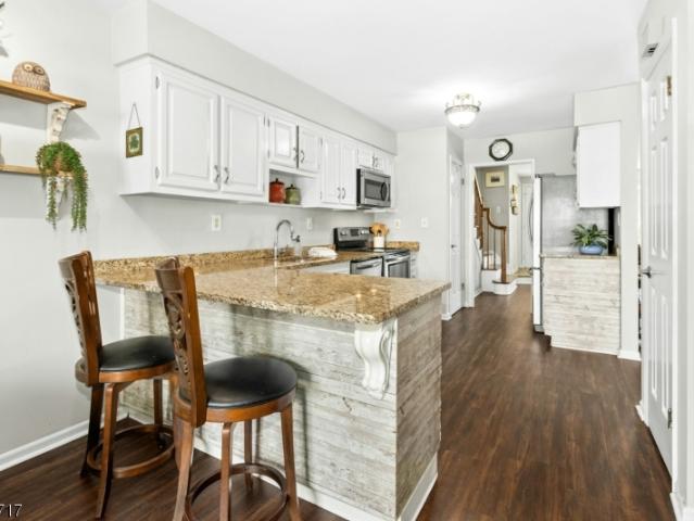 Townhouse for sale in Scotch Plains, New Jersey