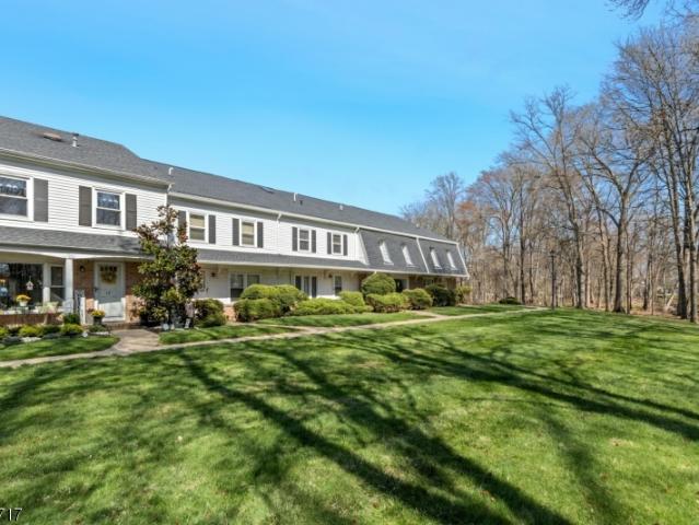 Townhouse for sale in Scotch Plains, New Jersey