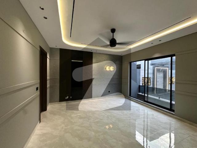 House for sale in Faisalabad, Islamabad Capital Territory