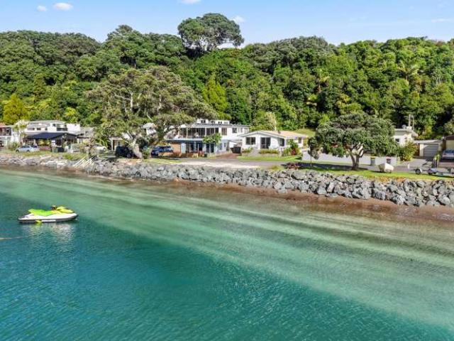 House for sale in Whangaparaoa